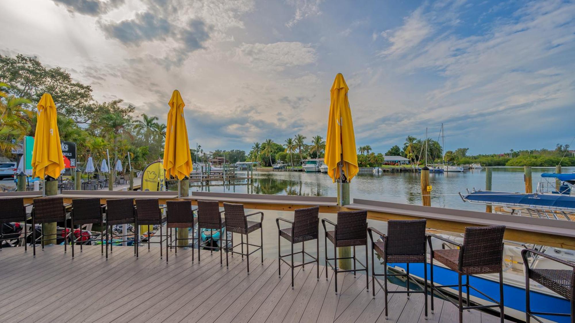 סרסוטה All-New Waterfront With Balcony,Pool,Tiki Bar,Gym מראה חיצוני תמונה