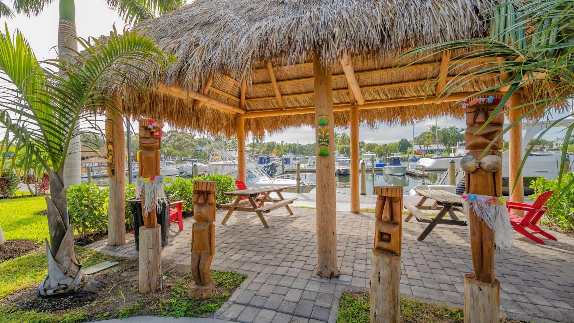 סרסוטה All-New Waterfront With Balcony,Pool,Tiki Bar,Gym מראה חיצוני תמונה