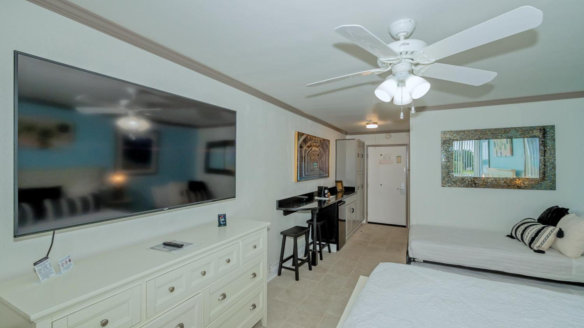 סרסוטה All-New Waterfront With Balcony,Pool,Tiki Bar,Gym מראה חיצוני תמונה